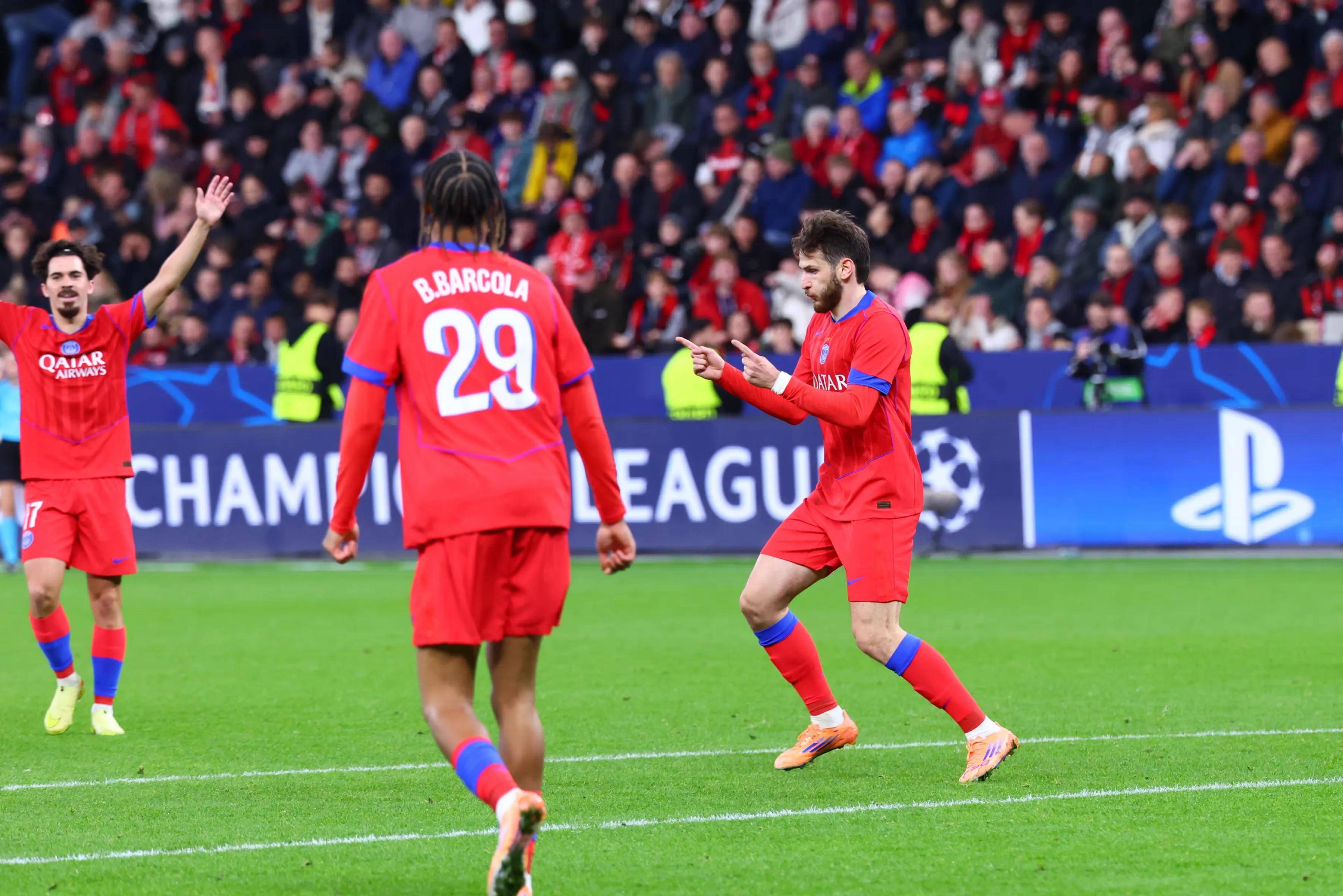 国际比赛日突围战来临，勒沃库森围绕欧冠止住颓势，态度坚定，年轻球员得到机会的简单介绍